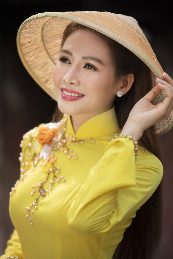 Thúy Diễm, Văn Phượng... khoe sắc rạng ngời đón Xuân Tân Sửu - Ảnh 36.