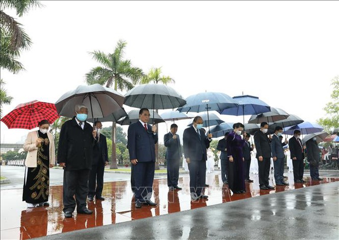 Lãnh đạo Đảng, Nhà nước vào Lăng viếng Chủ tịch Hồ Chí Minh nhân dịp Tết Tân Sửu - Ảnh 7.