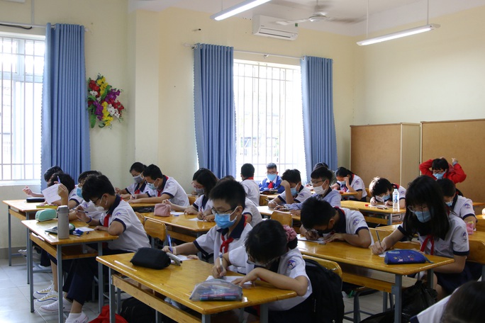 Học sinh trở lại trường trong điều kiện bình thường mới - Ảnh 1. Học sinh trở lại trường trong điều kiện bình thường mới - Ảnh 1.