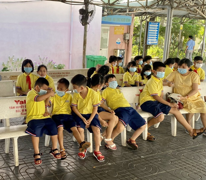 Hàng chục học sinh Trường Tiểu học Lê Lợi, TP Vũng Tàu được đưa vào viện cấp cứu - Ảnh 1. Hàng chục học sinh Trường Tiểu học Lê Lợi, TP Vũng Tàu được đưa vào viện cấp cứu - Ảnh 1.