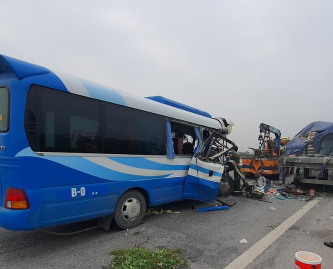 Vụ tai nạn 2 người chết, 20 người bị thương: Gặp nạn khi đi lễ Đền Ông Hoàng Mười - Ảnh 2. Vụ tai nạn 2 người chết, 20 người bị thương: Gặp nạn khi đi lễ Đền Ông Hoàng Mười - Ảnh 2.