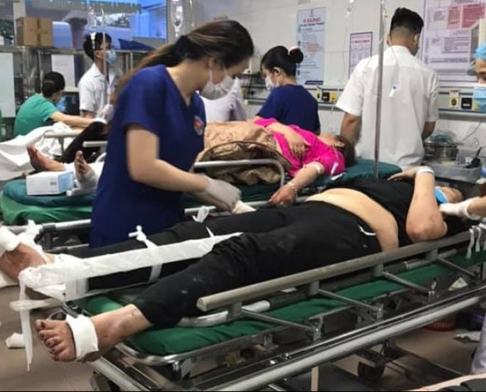 Vụ tai nạn 2 người chết, 20 người bị thương: Gặp nạn khi đi lễ Đền Ông Hoàng Mười - Ảnh 1. Vụ tai nạn 2 người chết, 20 người bị thương: Gặp nạn khi đi lễ Đền Ông Hoàng Mười - Ảnh 1.