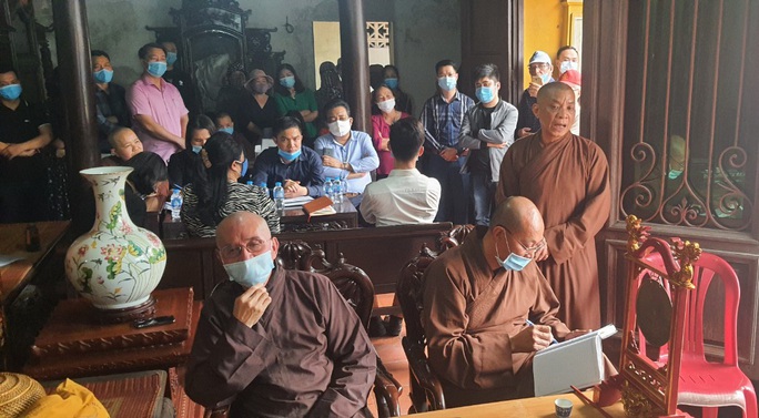 Frustrated with the abbot of Hung Khanh Pagoda, the authorities and the people demanded to take the venerable Thich Ban Phuc to another place - Photo 1.