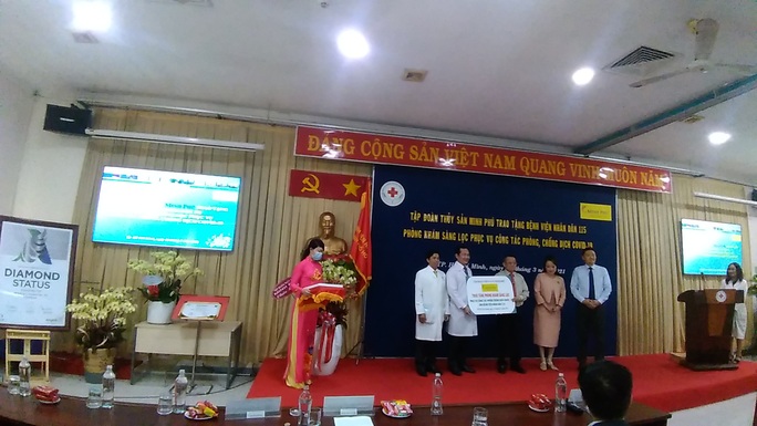 TP HCM: Bệnh viện đầu tiên xây phòng khám sàng lọc Covid-19 nằm ngoài khuôn viên - Ảnh 1.