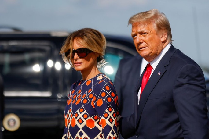 Ông Trump tiêm vắc-xin ngừa Covid-19 trước khi mãn nhiệm - Ảnh 1.