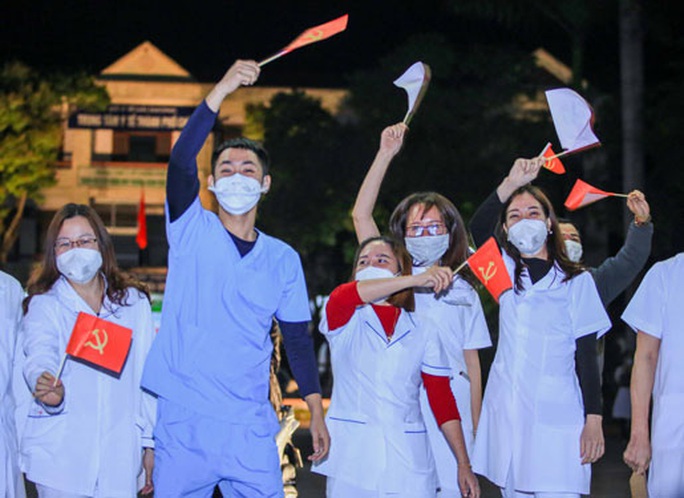 Hải Dương dỡ bỏ phong tỏa, kết thúc cách ly - Ảnh 2. Hải Dương dỡ bỏ phong tỏa, kết thúc cách ly - Ảnh 2.