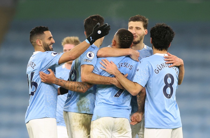 Bùng nổ trước Wolverhampton, Man City nối dài kỷ lục toàn thắng - Ảnh 6. Bùng nổ trước Wolverhampton, Man City nối dài kỷ lục toàn thắng - Ảnh 6.