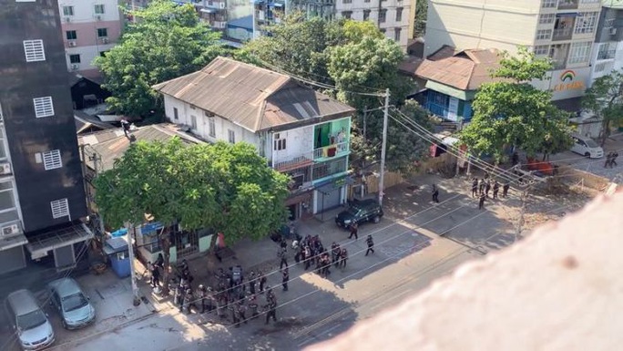 Myanmar: Nhiều nơi mất điện, biểu tình vẫn tiếp diễn - Ảnh 2.