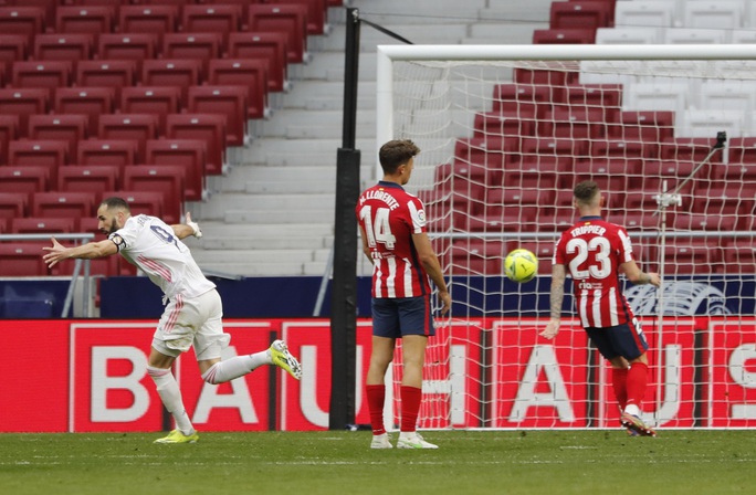 Benzema cứu Real Madrid, Atletico nợ chồng chất trận derby thủ đô - Ảnh 6.