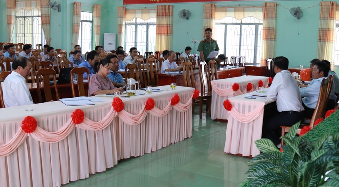 Đắk Lắk họp bàn cuộc di dân lớn với hơn 3.300 người ra khỏi lòng hồ - Ảnh 2. Đắk Lắk họp bàn cuộc di dân lớn với hơn 3.300 người ra khỏi lòng hồ - Ảnh 2.