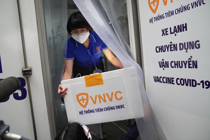 A close-up of Covid-19 vaccination in the frontline - Photo 23. A close-up of Covid-19 vaccination in the frontline - Photo 23.