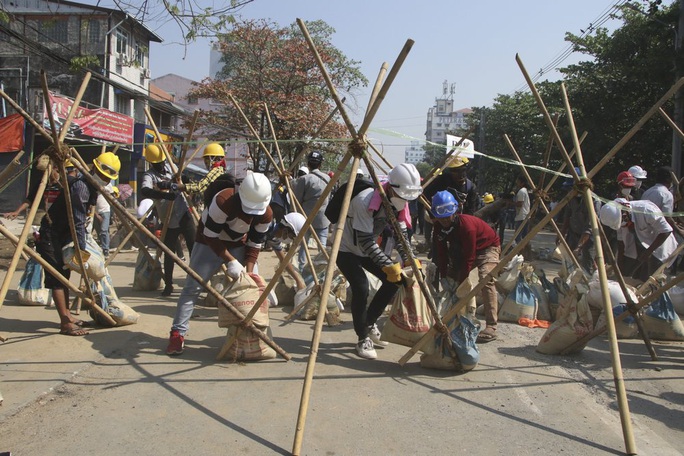 Úc thúc giục các lực lượng an ninh Myanmar kiềm chế - Ảnh 3.