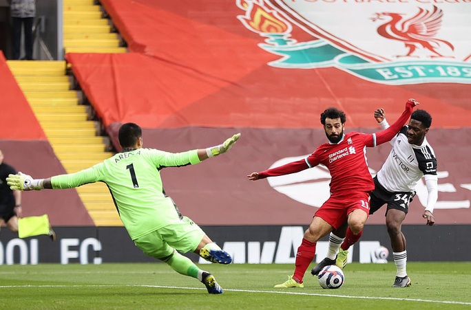 Tân binh Fulham thắng sốc, đương kim vô địch Liverpool sa lầy ở Anfield - Ảnh 2.