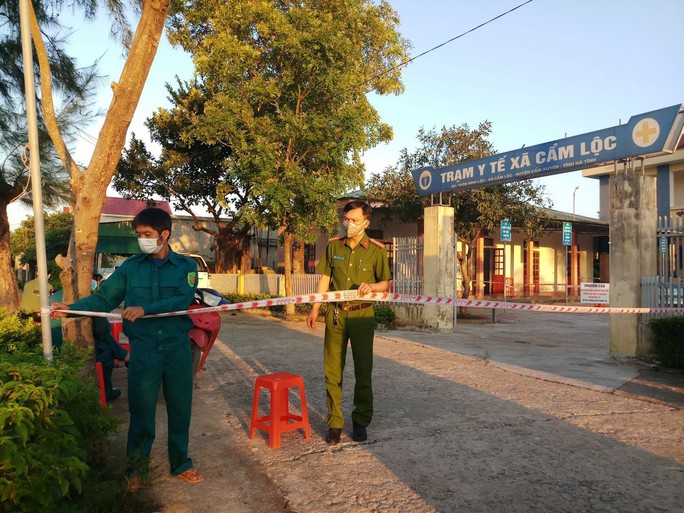 Hà Tĩnh: Phát hiện 2 ca nghi mắc Covid-19 sau 1 tháng an toàn - Ảnh 2.