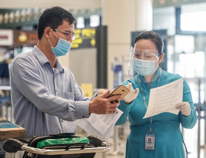 Cận cảnh sân bay Nội Bài vắng vẻ ngày đầu mở cửa đón khách trở lại - Ảnh 3. Cận cảnh sân bay Nội Bài vắng vẻ ngày đầu mở cửa đón khách trở lại - Ảnh 3.
