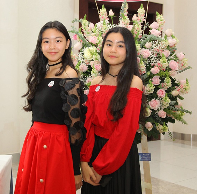 Ngoài 2 công chúa xinh đẹp, Quyền Linh còn có 3 con gái nuôi - Ảnh 1.
