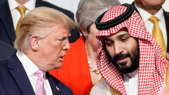 Bất ngờ số quà tặng đáng xấu hổ Ả Rập Saudi tặng ông Trump - Ảnh 1.