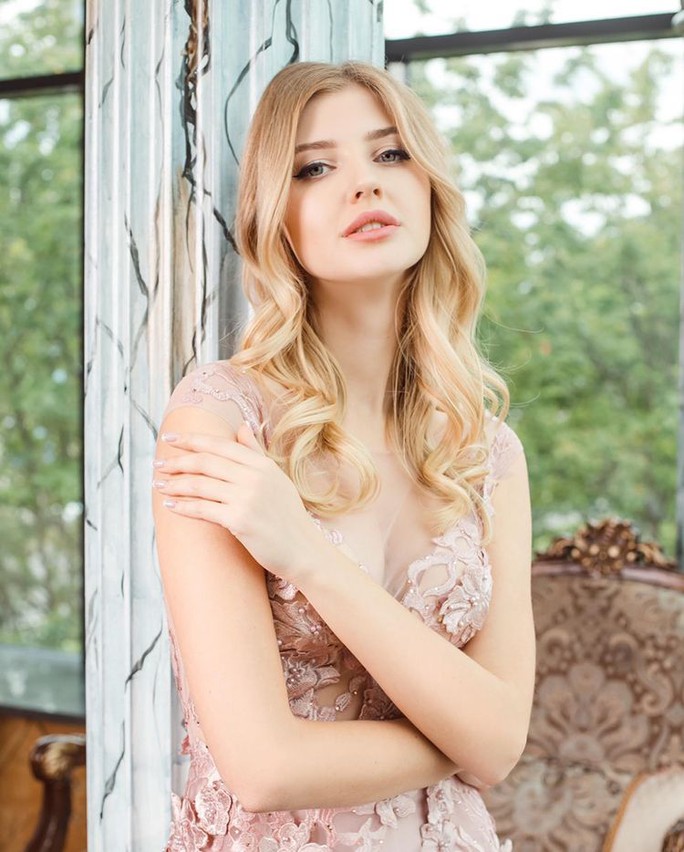 Vẻ đẹp “thiên thần” của tân Hoa hậu Trái đất Belarus - Ảnh 12.