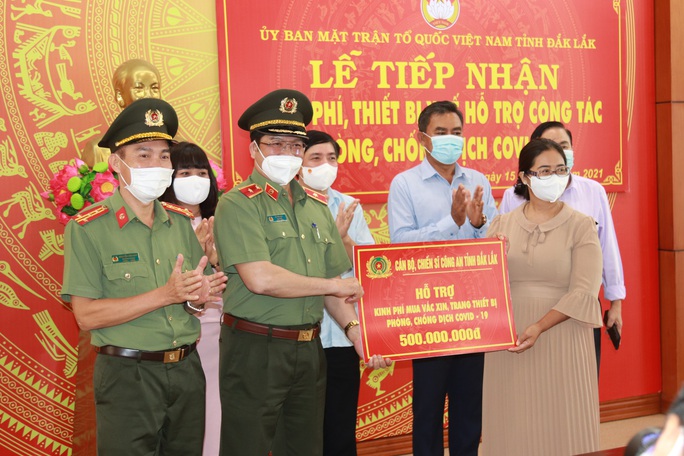 Tổng Thư ký Quốc hội vận động hỗ trợ Đắk Lắk 200.000 bộ kit test Covid-19 - Ảnh 3. Tổng Thư ký Quốc hội vận động hỗ trợ Đắk Lắk 200.000 bộ kit test Covid-19 - Ảnh 3.
