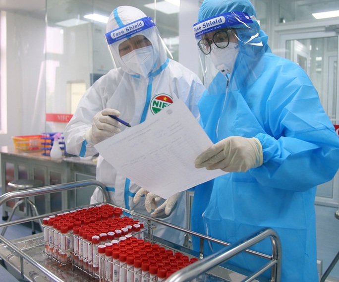 Bộ Y tế yêu cầu báo cáo giá bán test xét nghiệm SARS-CoV-2 - Ảnh 1.