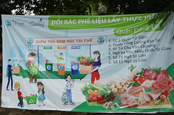 Độc đáo mô hình mang rác thải đến, cầm thực phẩm về - Ảnh 10.