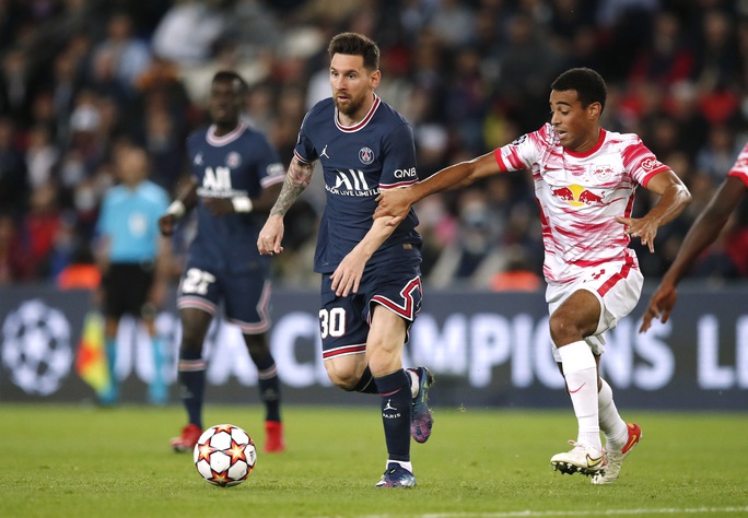 Messi lập cú đúp bàn thắng, PSG vững ngôi đầu bảng Champions League - Ảnh 1.