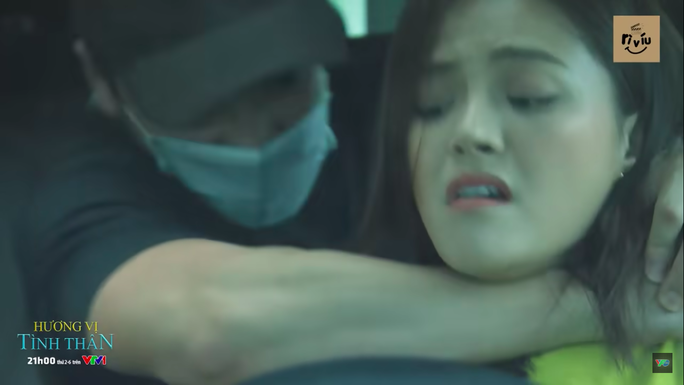Hương vị tình thân phần 2 tập 61: Ông Sinh mất tích, Thy bị kẻ bịt mặt bóp cổ - Ảnh 2.