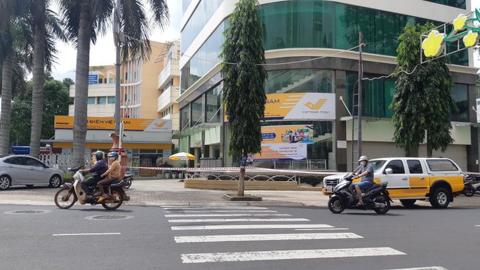 Bất ngờ phát hiện 66 ca nhiễm SARS-CoV-2 tại 1 buôn từng bị phong tỏa ở Đắk Lắk - Ảnh 1. Bất ngờ phát hiện 66 ca nhiễm SARS-CoV-2 tại 1 buôn từng bị phong tỏa ở Đắk Lắk - Ảnh 1.