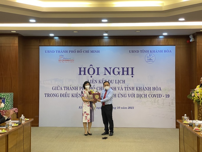 Thống nhất đưa khách từ TP HCM đến Nha Trang từ ngày 1-11 - Ảnh 1.
