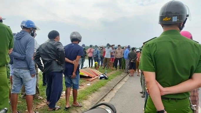 Quảng Nam: Một buổi sáng phát hiện 5 thi thể mất tích trong mưa lũ - Ảnh 2.