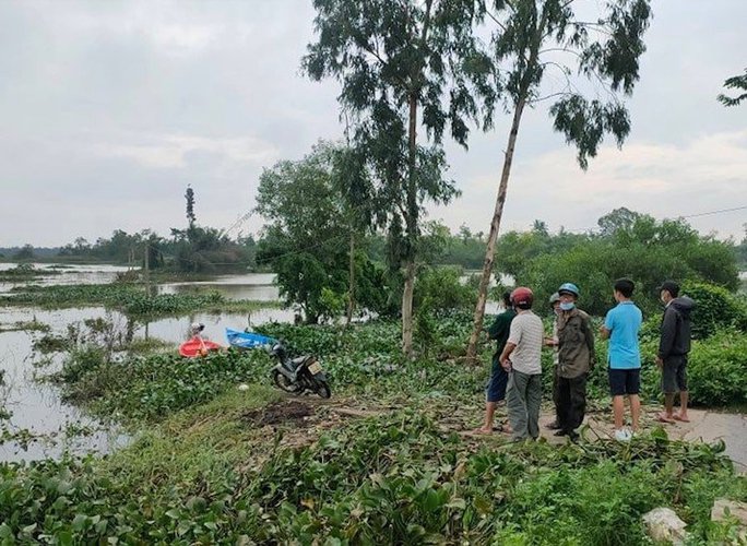 Quảng Nam: Một buổi sáng phát hiện 5 thi thể mất tích trong mưa lũ - Ảnh 1.