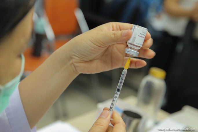 Bộ Y tế: Từ tháng 11 sẽ tiêm vắc-xin Covid-19 Pfizer cho trẻ em trên toàn quốc - Ảnh 2.