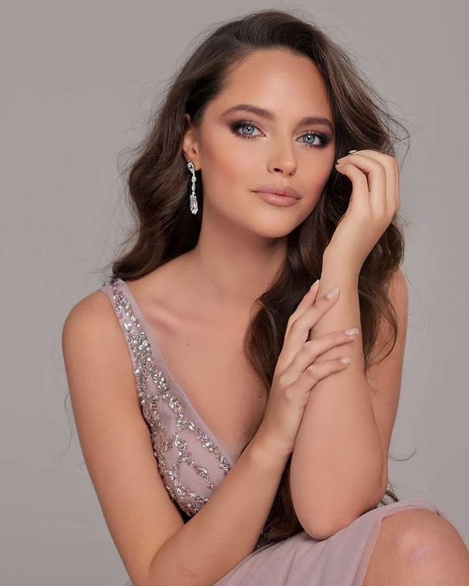 Ca sĩ trẻ đăng quang Hoa hậu Hoàn vũ Bulgaria 2021 - Ảnh 3.