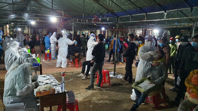 Phát hiện 12 người nhiễm SARS-CoV-2 trong số hơn 6.000 về quê Đắk Lắk - Ảnh 1.