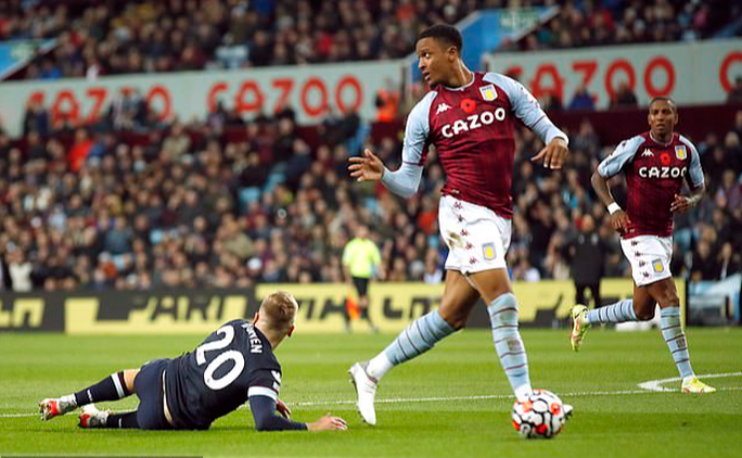Thẻ đỏ nghiệt ngã, Aston Villa đại bại dưới tay West Ham - Ảnh 6.