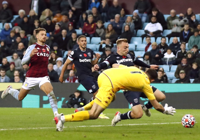Thẻ đỏ nghiệt ngã, Aston Villa đại bại dưới tay West Ham - Ảnh 9.