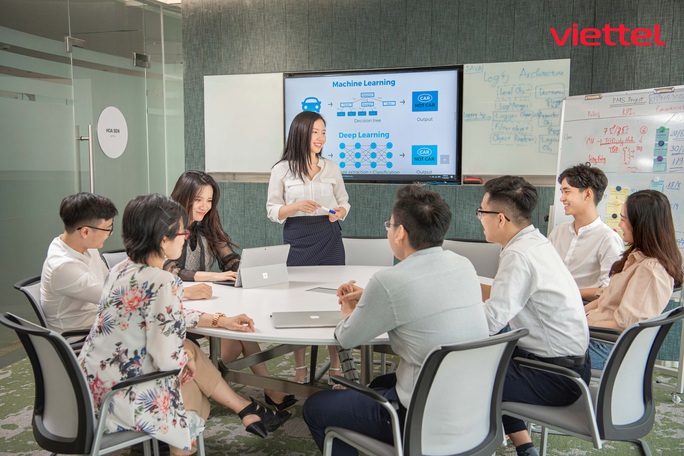 Mỗi năm có gần 1000 nhân sự trẻ trong lĩnh vực công nghệ cao chọn Viettel là nơi làm việc - Ảnh 1. Mỗi năm có gần 1000 nhân sự trẻ trong lĩnh vực công nghệ cao chọn Viettel là nơi làm việc - Ảnh 1.