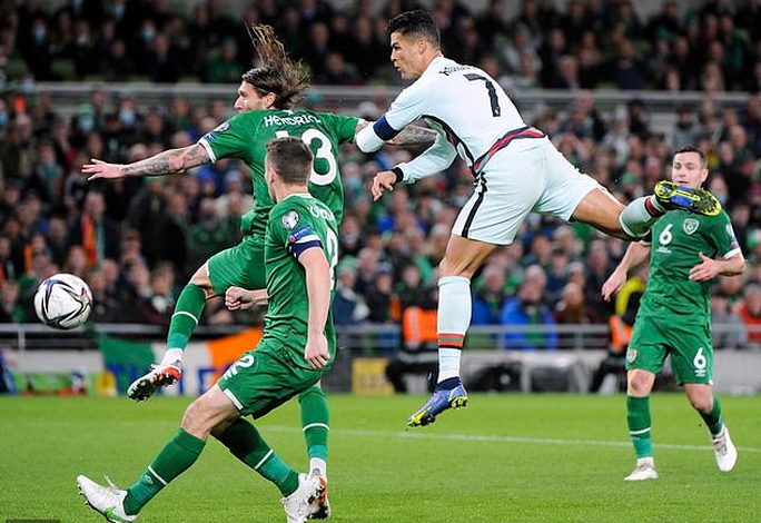 Ronaldo tịt ngòi, Bồ Đào Nha hụt tranh vé sớm dự World Cup - Ảnh 4.
