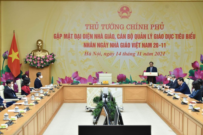 Thủ tướng Phạm Minh Chính: Không thể để học sinh học trực tuyến quá lâu - Ảnh 2.