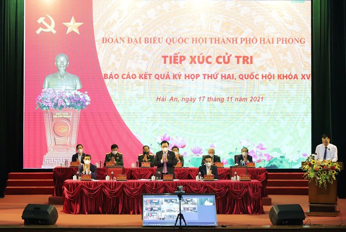 Chủ tịch Quốc hội Vương Đình Huệ tiếp xúc cử tri Hải Phòng - Ảnh 2.