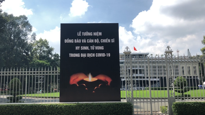 2021 hoa đăng tưởng niệm các nạn nhân Covid-19 ở chùa Pháp Hoa - Ảnh 8.