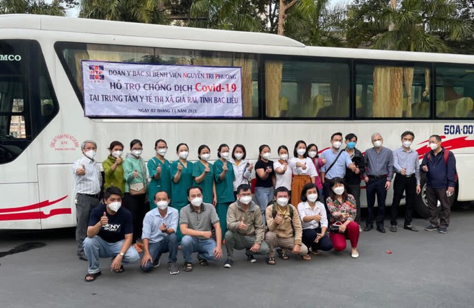 Thêm đoàn y, bác sĩ đến miền Tây chống dịch Covid-19 - Ảnh 1. Thêm đoàn y, bác sĩ đến miền Tây chống dịch Covid-19 - Ảnh 1.