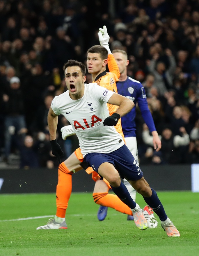 Tottenham ngược dòng hạ Leeds United, Conte có chiến thắng đầu tay - Ảnh 5.