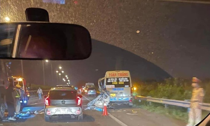Tai nạn xe khách nghiêm trọng trên cao tốc TP HCM-Long Thành-Dầu Giây - Ảnh 4.