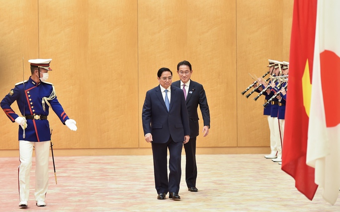 Thủ tướng Nhật Bản Kishida Fumio đón Thủ tướng Phạm Minh Chính - Ảnh 4.