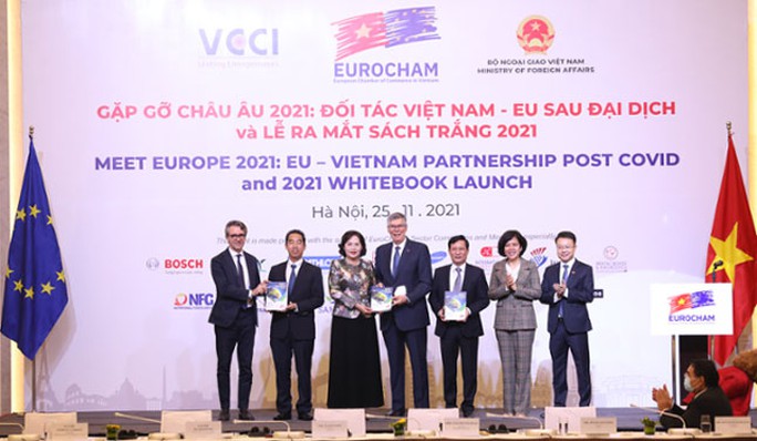 EuroCham công bố Sách trắng 2021 - Ảnh 1. EuroCham công bố Sách trắng 2021 - Ảnh 1.