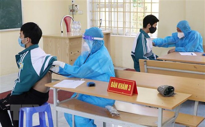 Nguyên nhân 4 học sinh ở Bắc Giang bị sốc phản vệ sau tiêm vắc-xin Covid-19 - Ảnh 1.