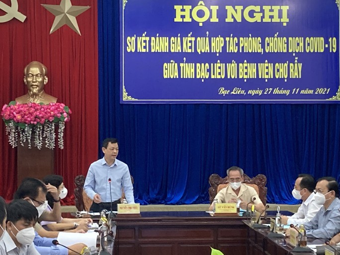 Bệnh viện Chợ Rẫy xuất kho hỗ trợ thiết bị Bạc Liêu chống dịch Covid-19 - Ảnh 1.