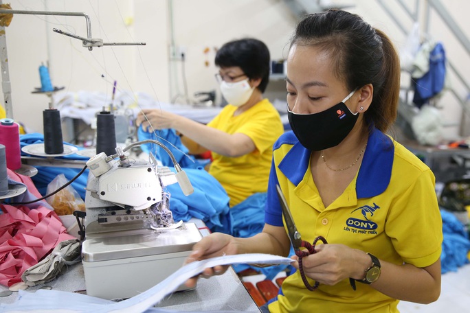Trường hợp nào được nghỉ hưu trước tuổi hưởng nguyên lương? - Ảnh 1.