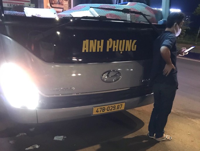 Thông tin bất ngờ vụ xe khách chở hàng chục người là F1 từ Đắk Lắk xuống TP HCM - Ảnh 1.